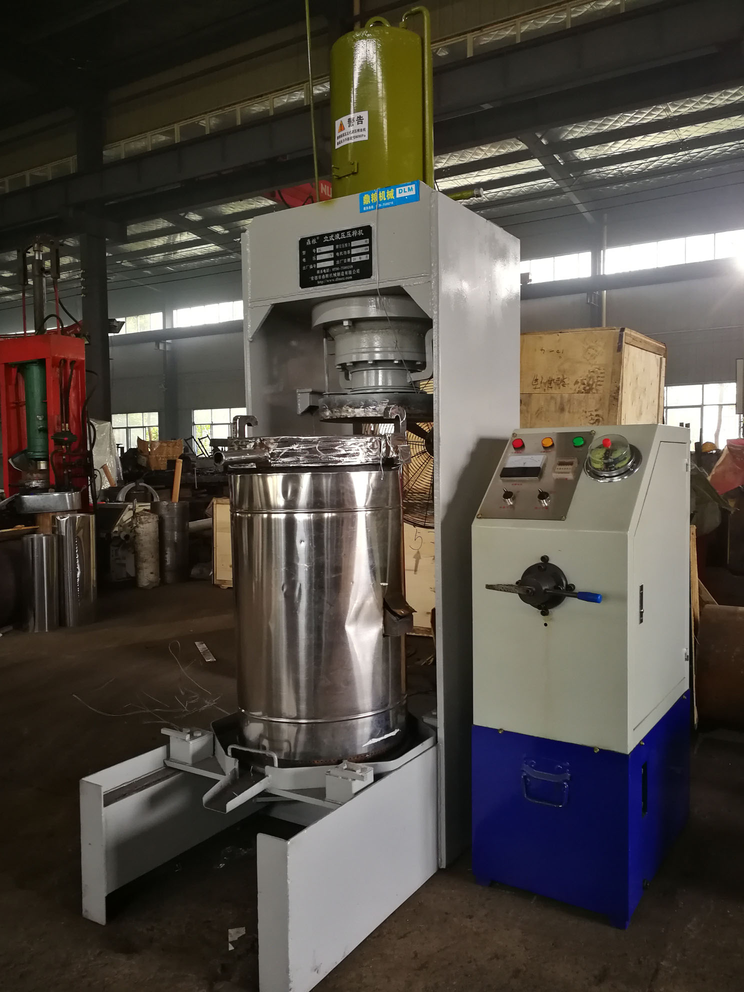 不銹鋼超高壓立式液壓壓榨機，果汁壓榨機，果渣壓榨機，藥材壓榨，油渣處理，白土壓榨